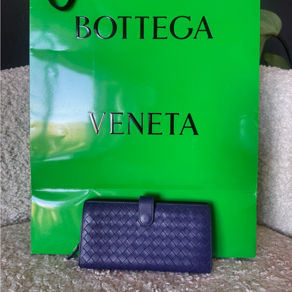 Bottega Veneta Intrecciato Leather Zip Wallet – Blue/Purple